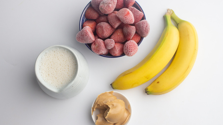 PB&J smoothie ingredients
