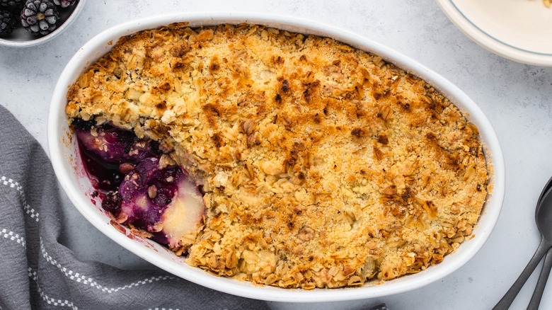 pear and blackberry crumble
