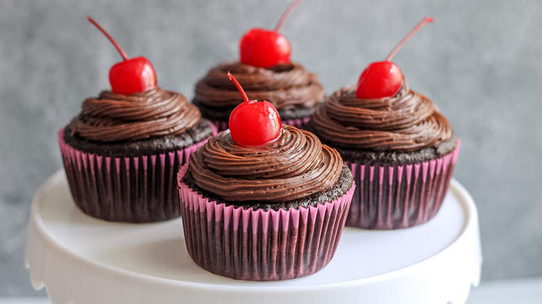 piecaken cupcakes on platter 