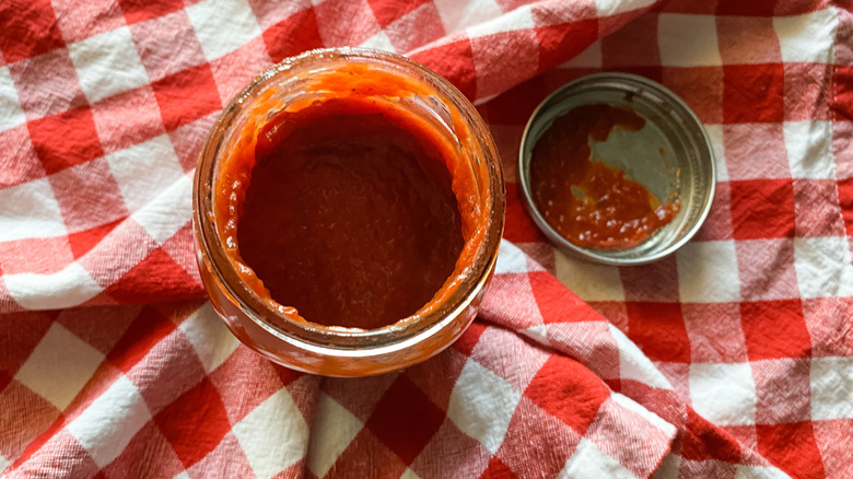 pizza sauce in a jar 