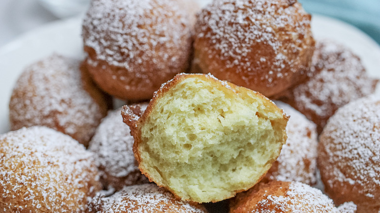 easy ricotta zeppole on plate 