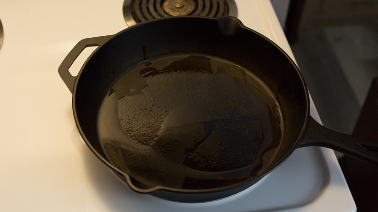 oil heating in iron pan