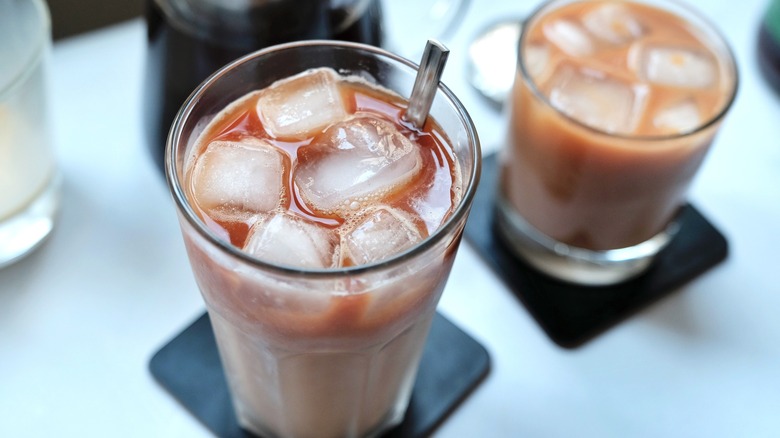 thai iced tea in glass