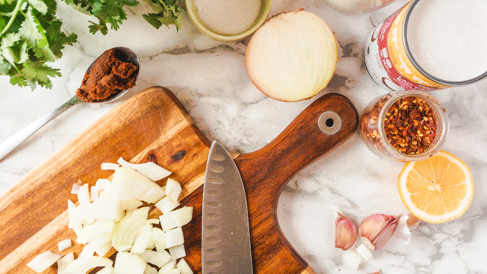 cipolla a dadini per zuppa di zucca