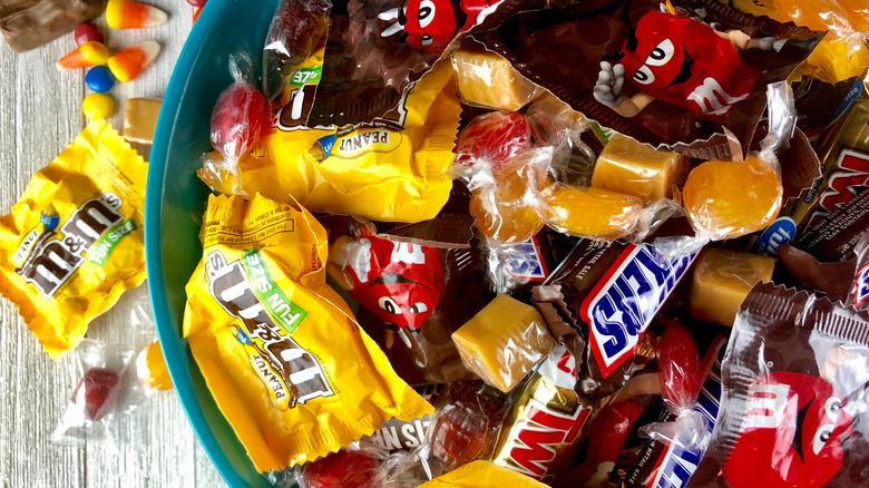 Halloween candy in a blue bowl