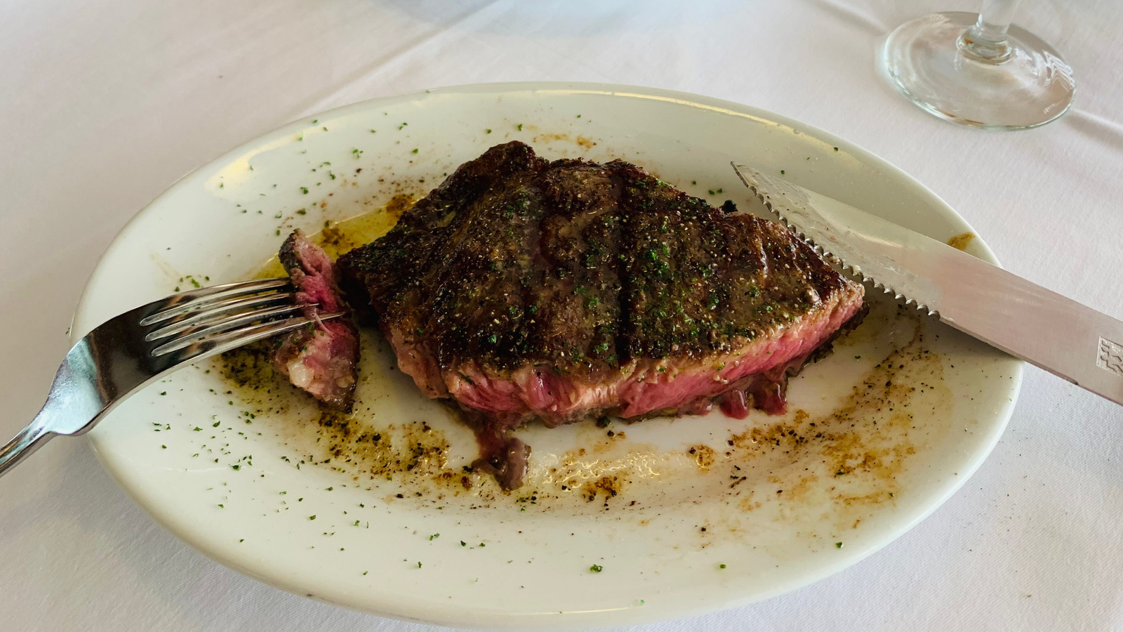 The Ruth's Chris Steakhouse Sister Chain That Offers A High-End Seafood Experience