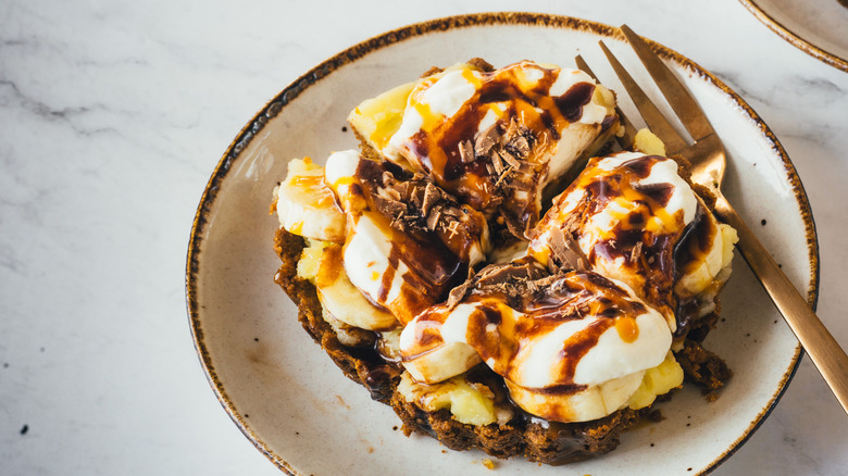 mini banana cream pie