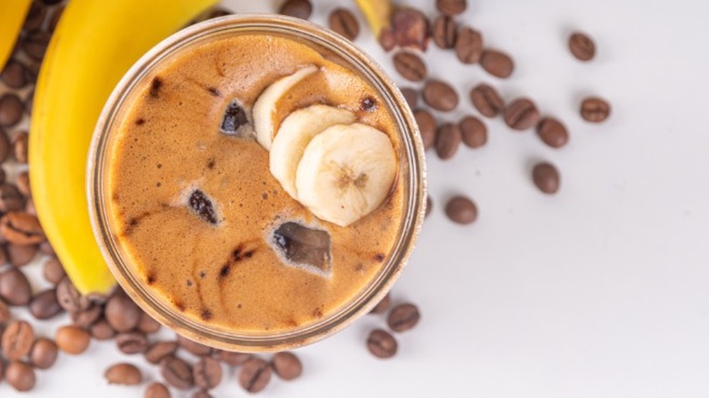 Banana iced coffee beverage