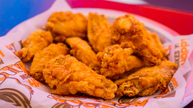 Hooters Hot Wings