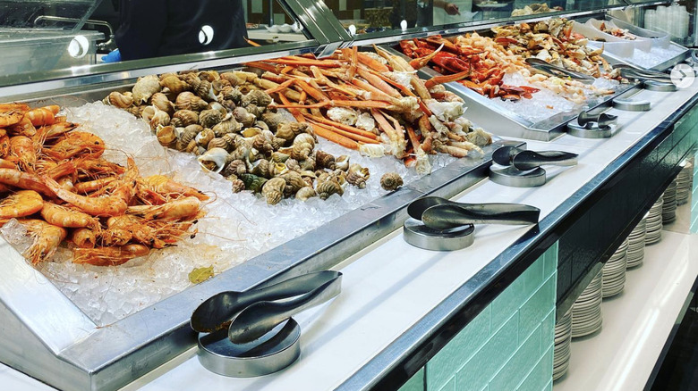 seafood buffet at bacchanal