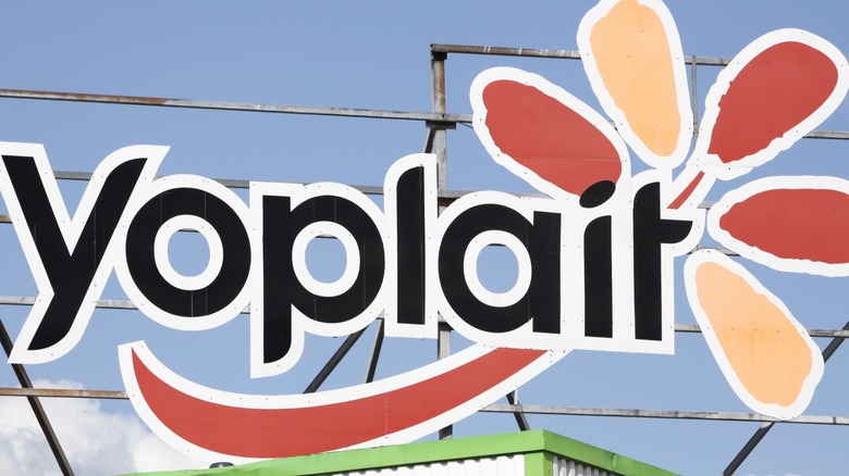 Yoplait logo sign