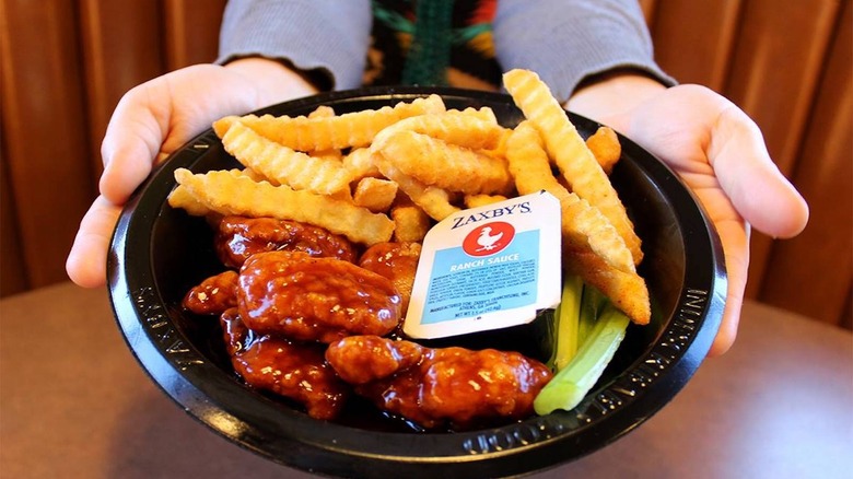 Zaxby's wings on a plate