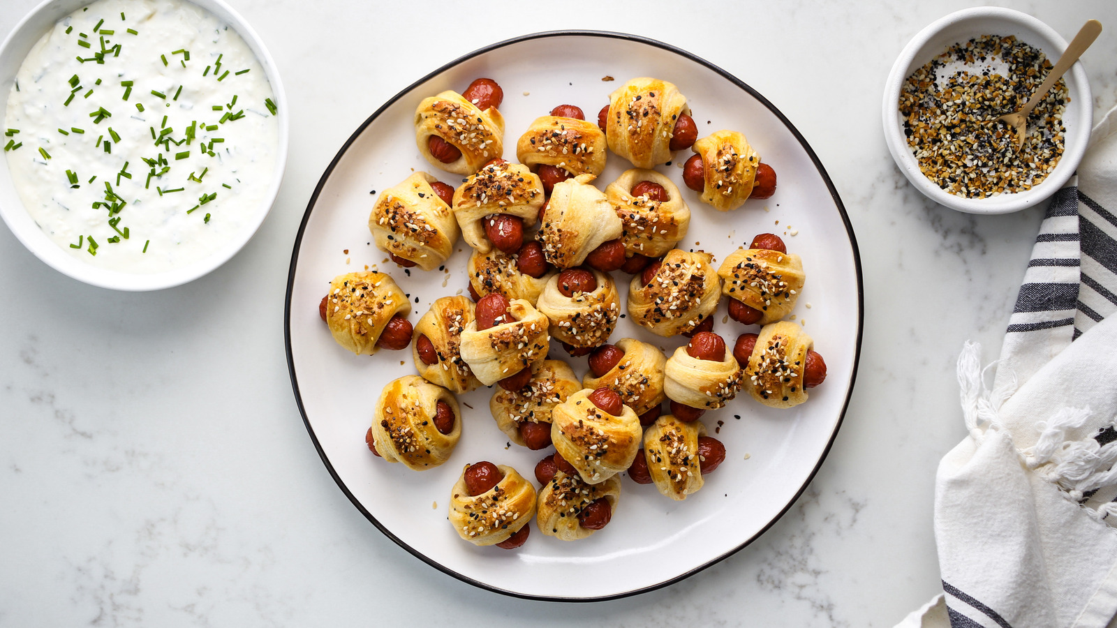 Everything-Seasoned Pigs In A Blanket And Cream Cheese Dip Recipe