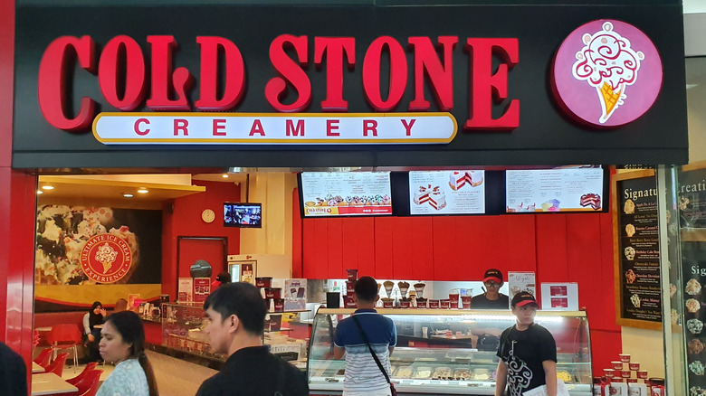 Customers at Cold Stone Creamery