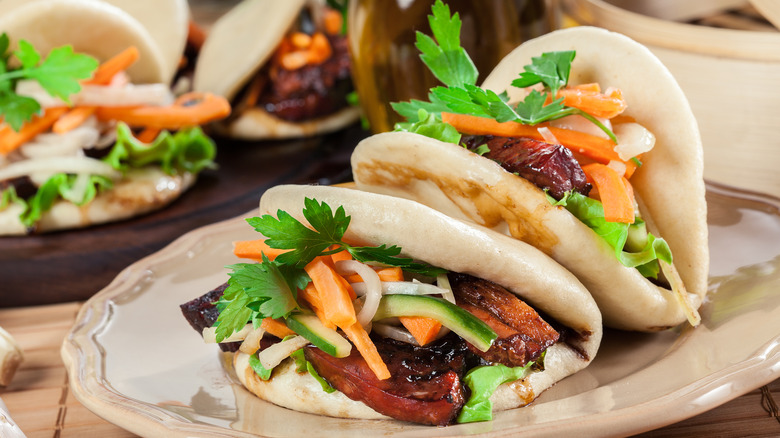 gua bao on platter