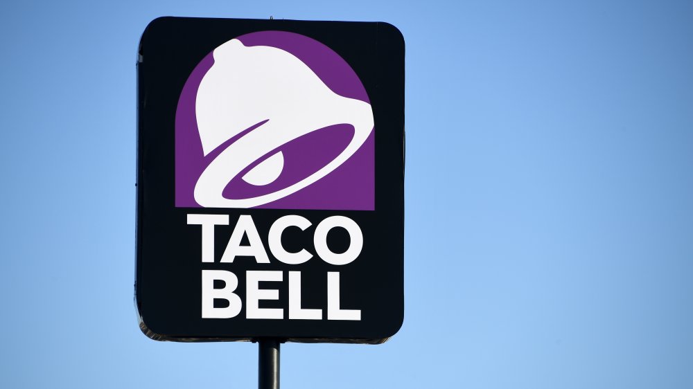 Taco Bell sign