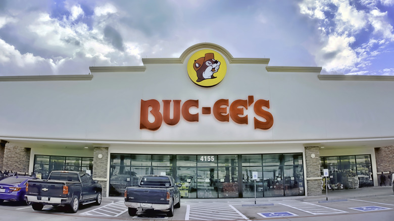 The exterior of a Buc-ee's travel center