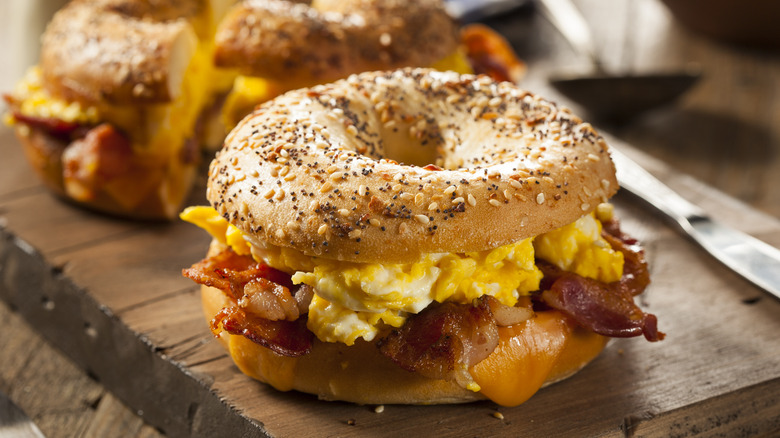 Bagel breakfast sandwich with scrambled egg