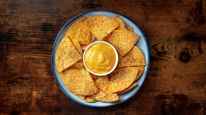 tortilla chips with cheese sauce