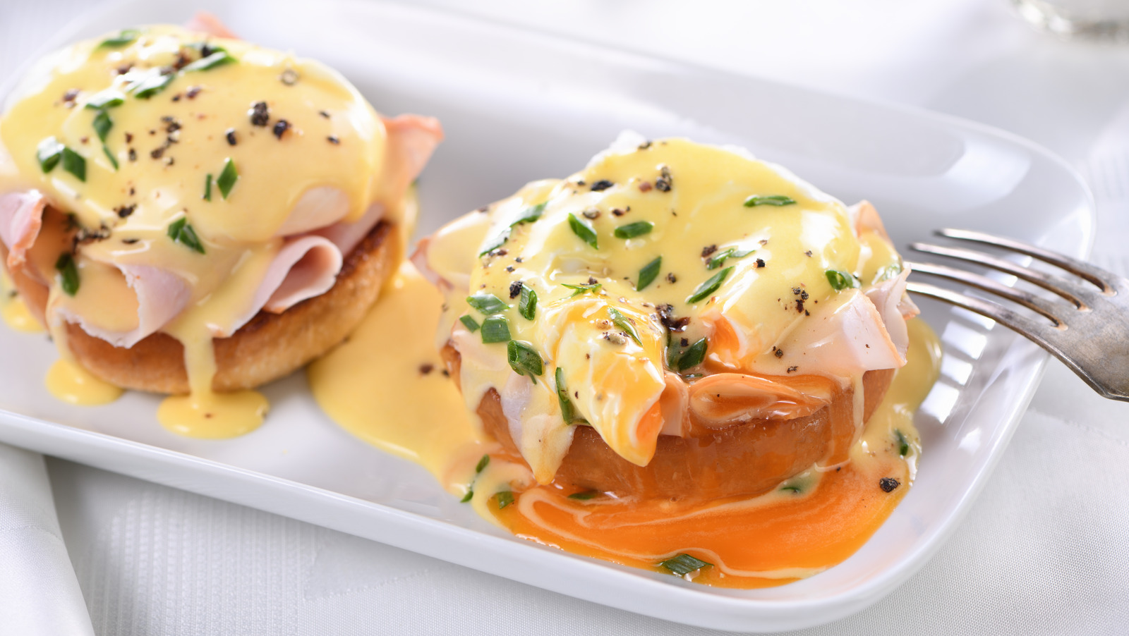 Experts Explain The Big Mistakes That Are Ruining Your Homemade Hollandaise Sauce