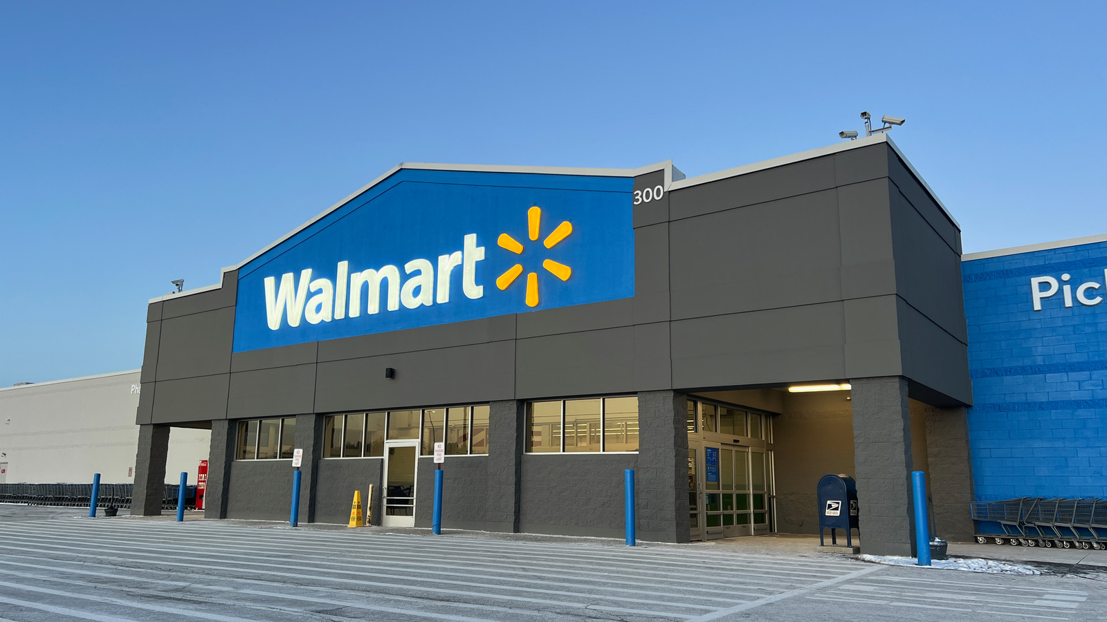 False Things You Probably Believe About Grocery Shopping At Walmart