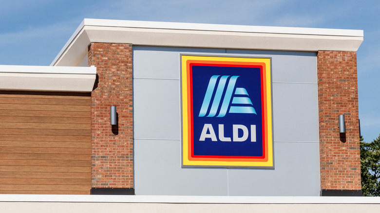 Exterior of an Aldi location