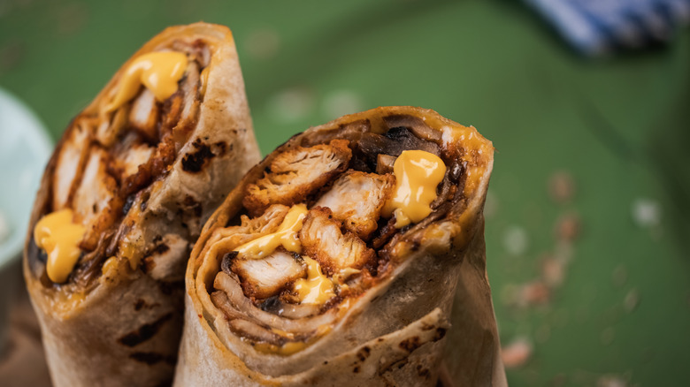 grilled chicken wrap with cheese sauce