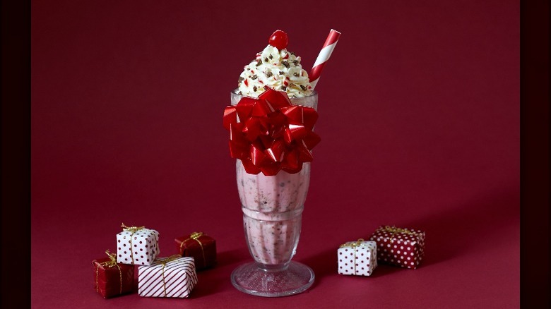 Shake with bow and presents