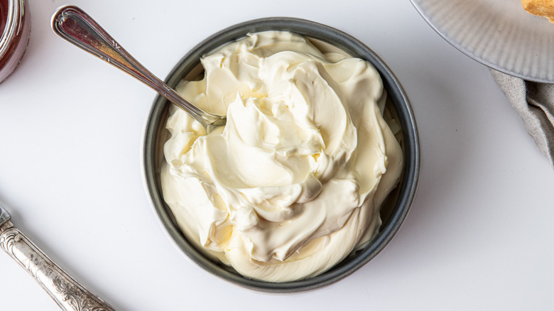 clotted cream in dish 