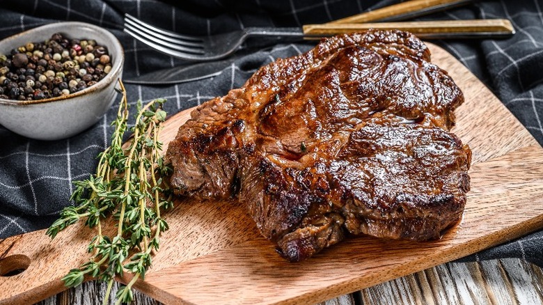 Prime rib with rosemary and peppercorns