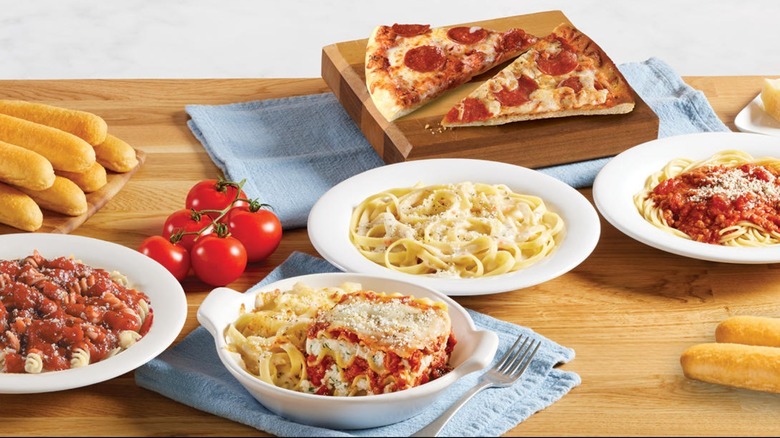 Fazoli's pasta, pizza, and breadsticks