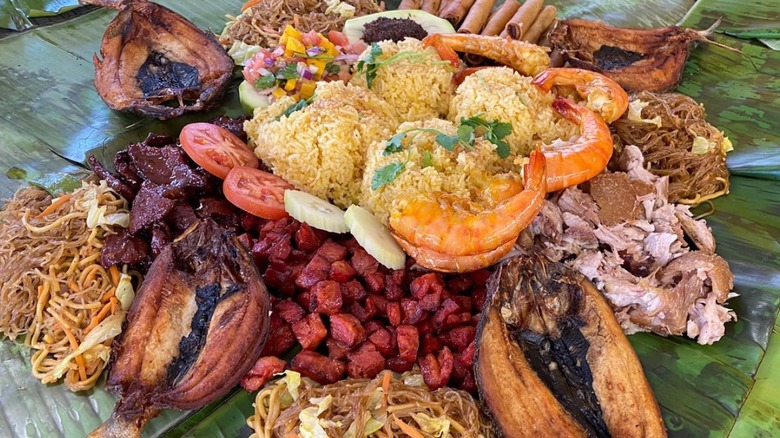 Traditional boodle fight spread