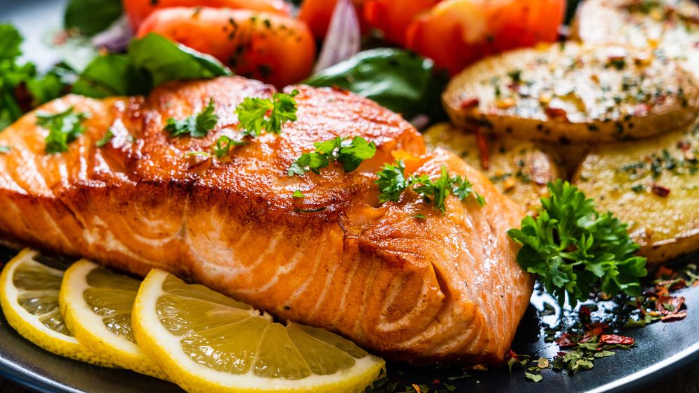 salmon with lemons and potatoes