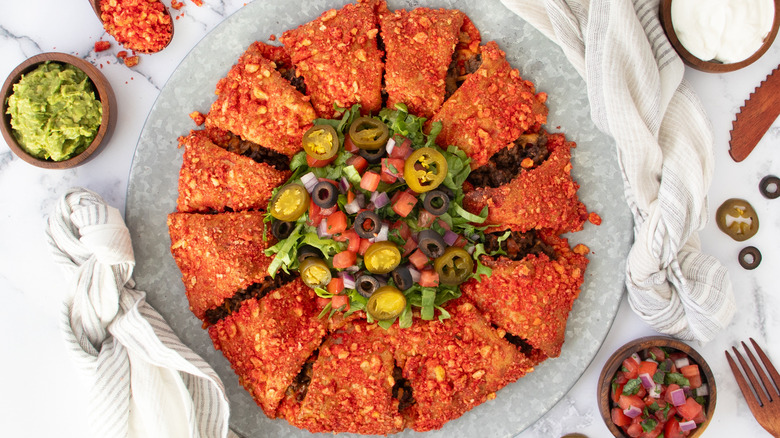 taco ring on grey plate