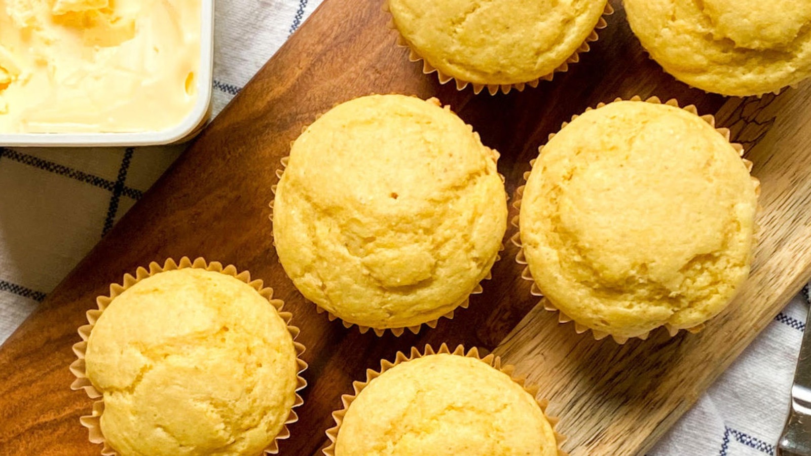 Fluffy Cornbread Muffins Recipe