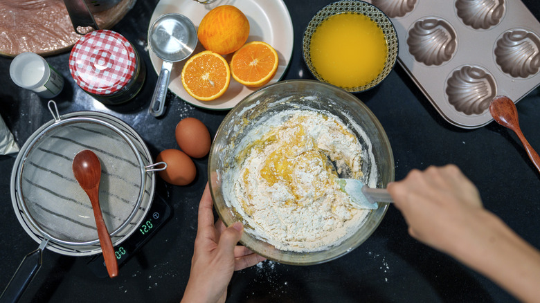 Mixing baking ingredients