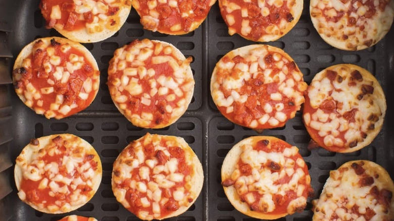 Rows of Bagel Bites in air fryer
