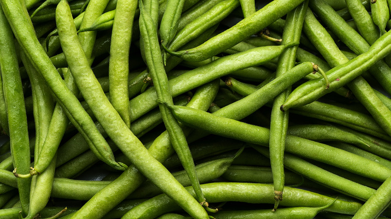 pile of string beans