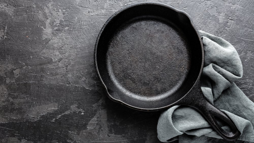 Cast iron skillet