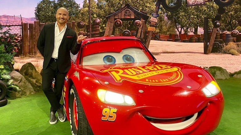 Benny Rivera on set of Foodtastic