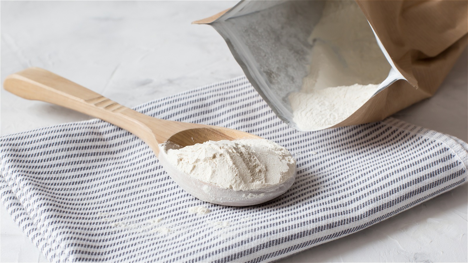 For Thicker Smoothies, Try Blending In Xanthan Gum