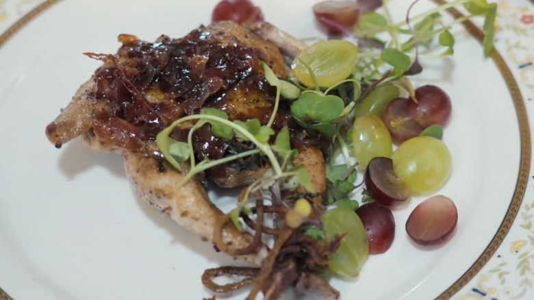 Roasted quail with bacon and grapes