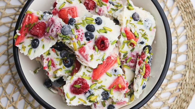 frozen yogurt with fruit