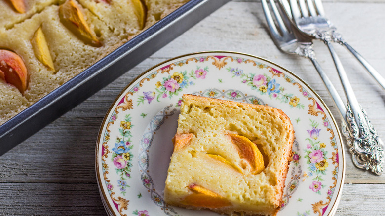 fresh peach Kuchen bar