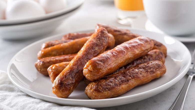 cooked breakfast sausage links on plate