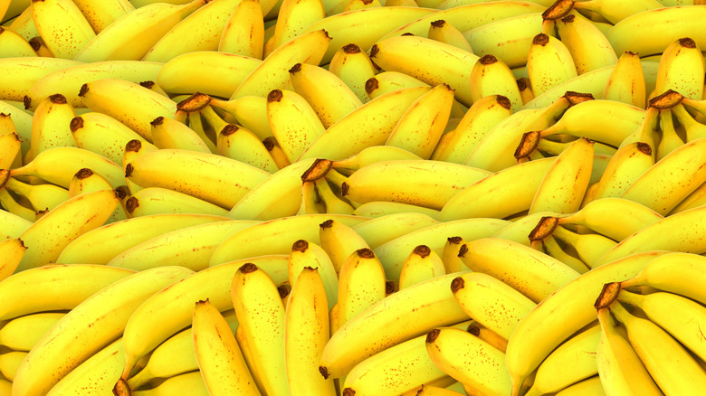 pile of bananas