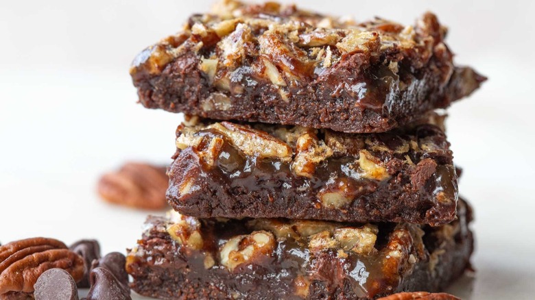 brownies with pecan topping