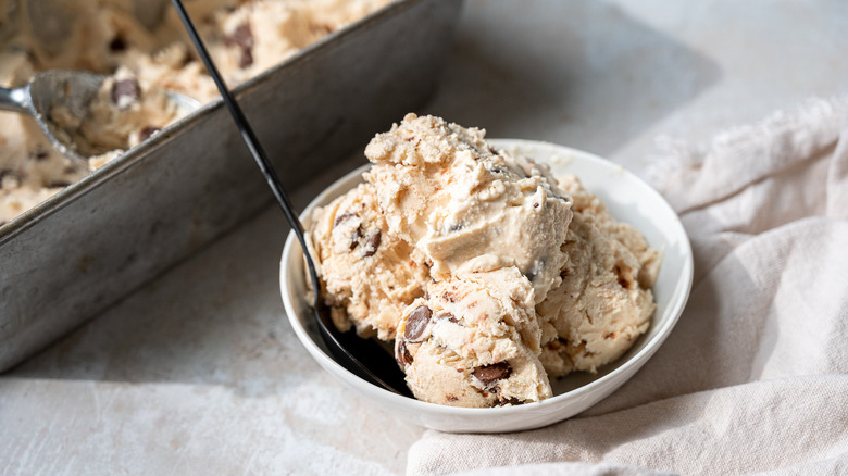beige-colored frozen dessert