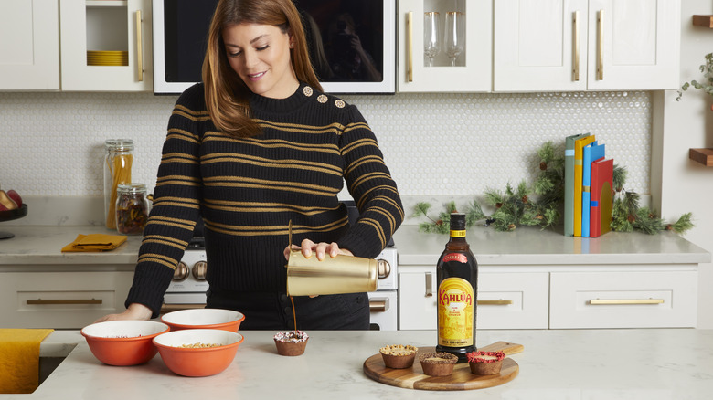 Gail Simmons pouring espresso martini