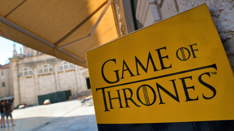 Game of Thrones yellow sign